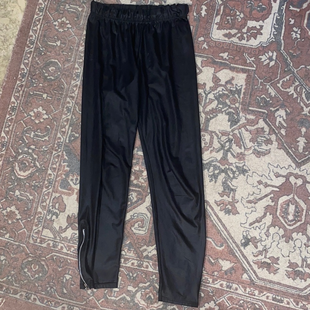 Large jogger/legging pants Kardashian Kollection